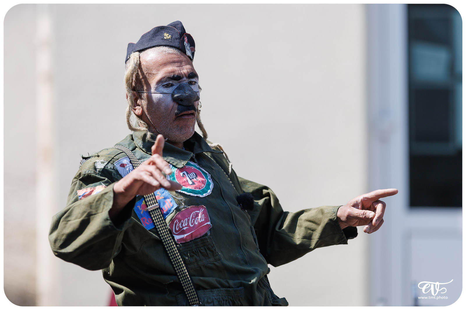 EN ATTENDANT LE 3ÈME TYPE (THÉÂTRE DE CANIVEAU)